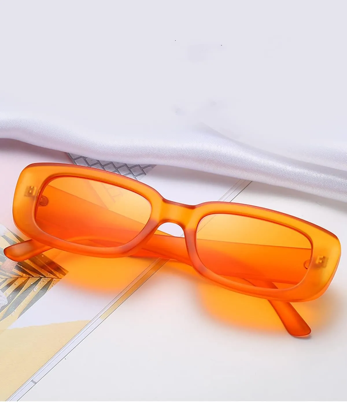 IKANOO Retro Rectangle Sunglasses for Women Men Small Square Frame Trendy Y2K 90s Black Sunglasses